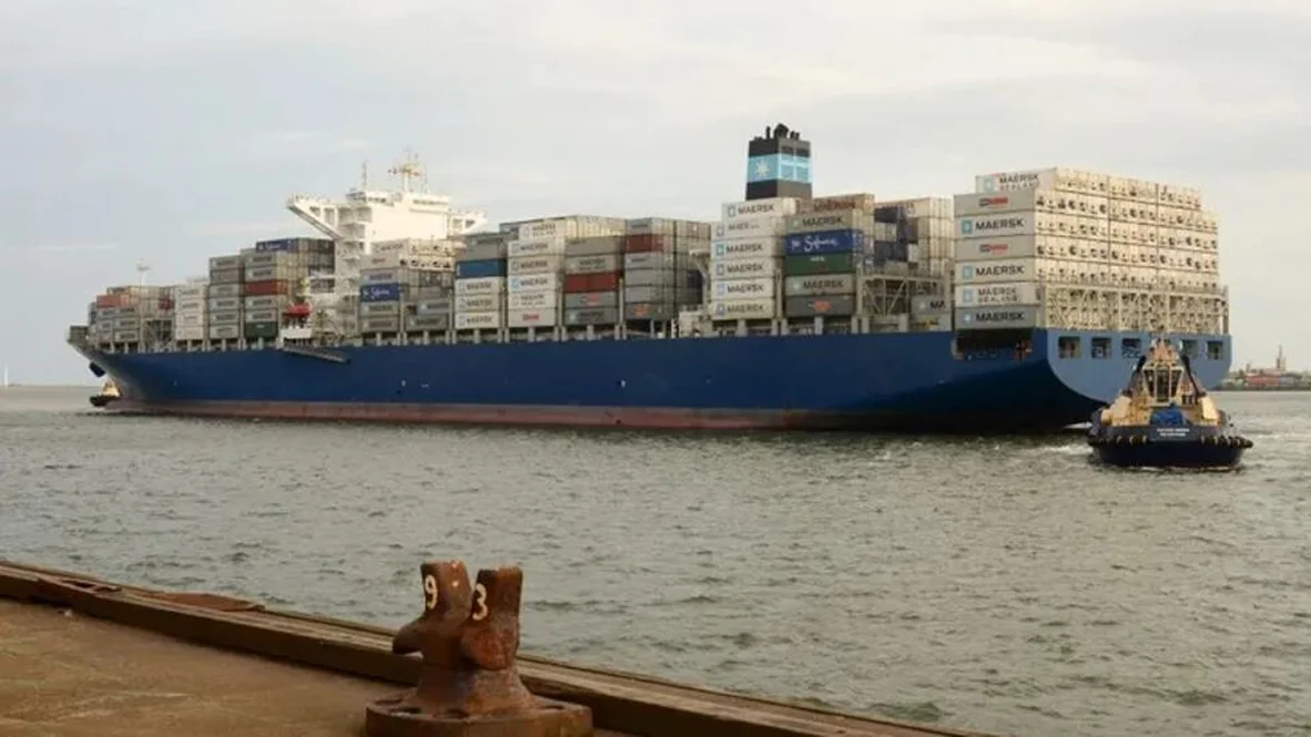 Pérdida millonaria: el Maersk Saltoro quedó varado con 1.300 contenedores de cerezas rumbo a China