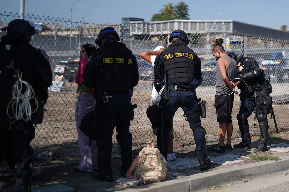 Trump intensifica detenciones de inmigrantes en bastiones demócratas: Nueva York, Los Ángeles y Chicago
