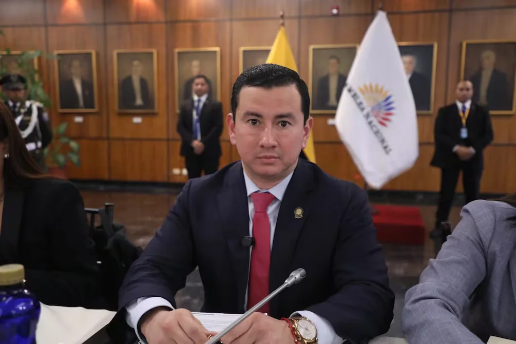 Bancada de ADN respalda a Ferdinan Álvarez ante acusaciones