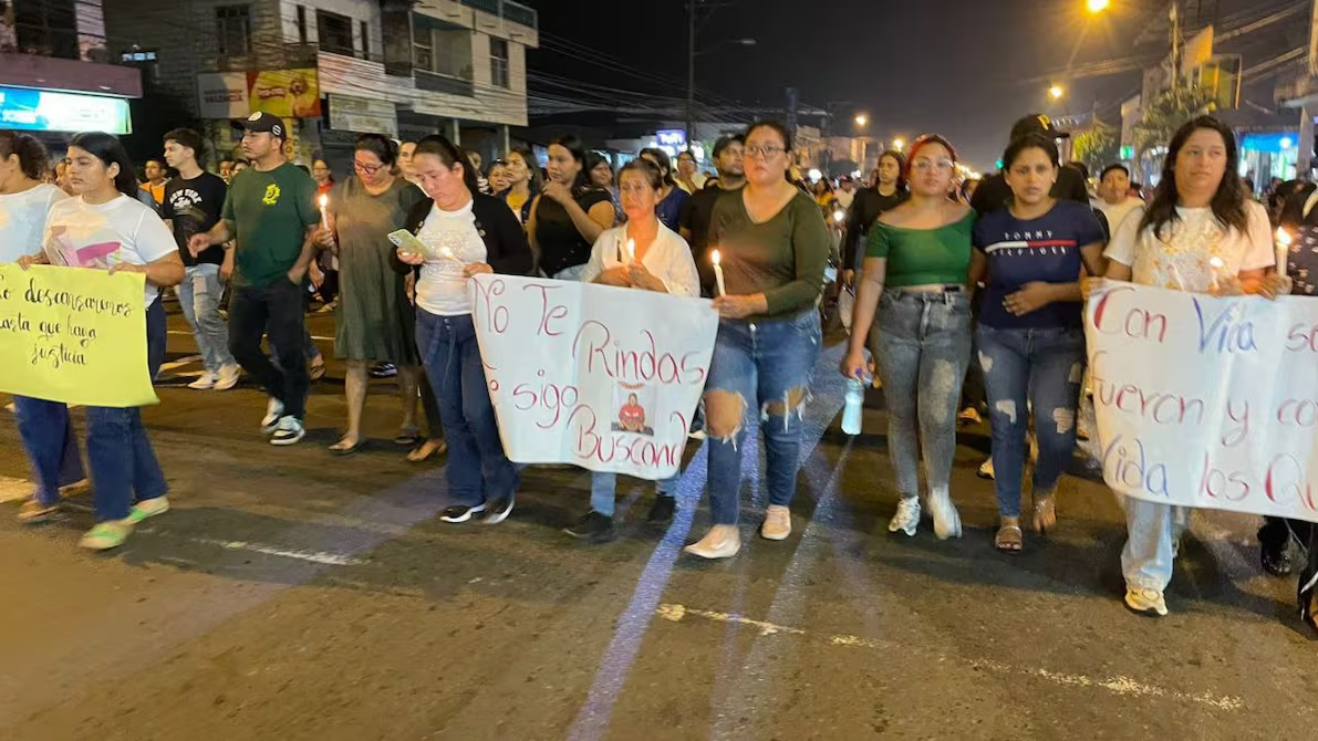 Con vida se fueron, con vida los queremos