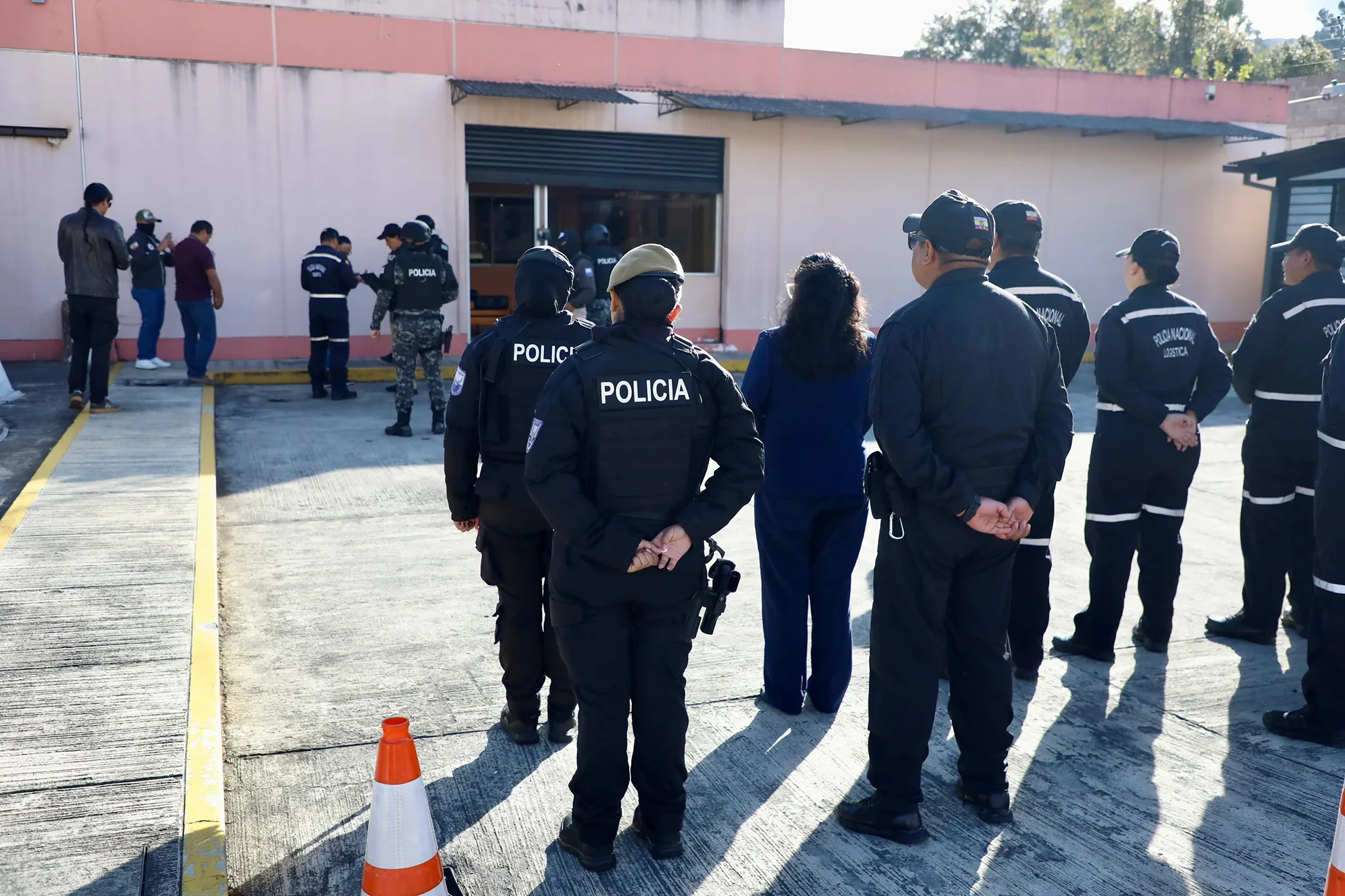 Uniformados habrían sustraído pertrechos policiales para venderlos a las bandas Freddy Krueger y Mafia 18