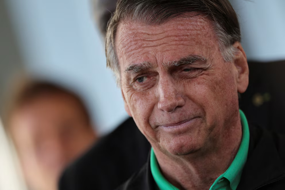 Jair Bolsonaro deberá usar tobillera electrónica