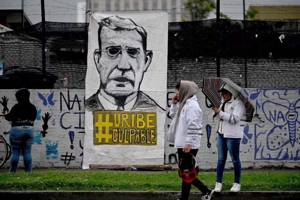 La defensa de Álvaro Uribe alista apelación tras histórica condena por soborno