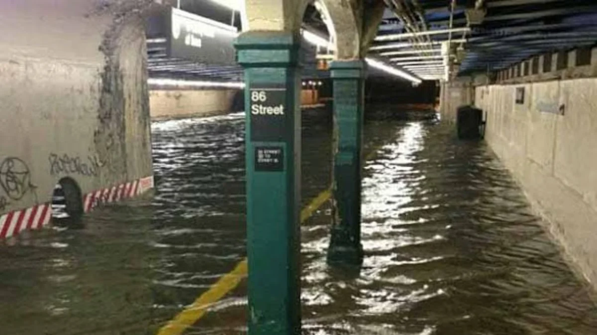 Fuertes lluvias azotan Nueva York y provocan caos