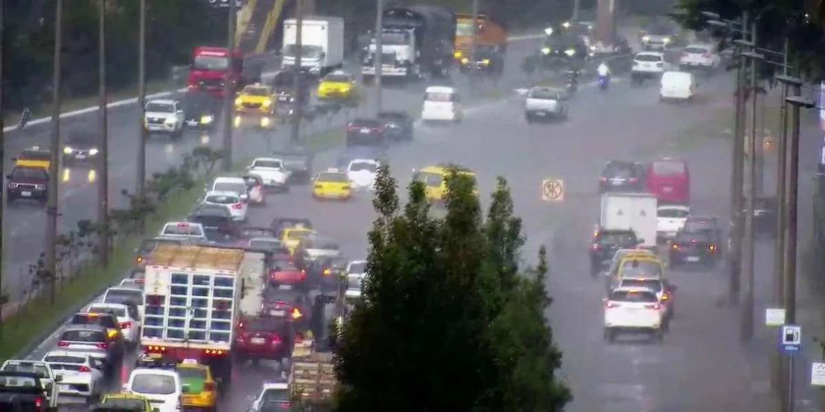 Quito:lluvias provocan inundaciones en Cumbayá y Tumbaco