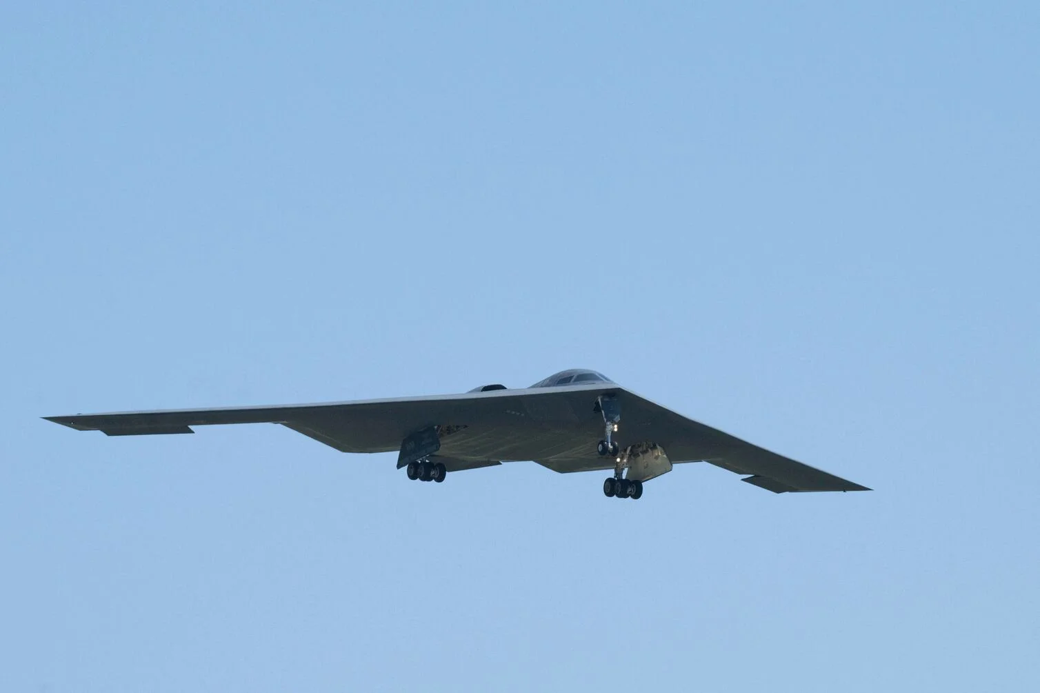 Así es el Bombardero B-2 Spirit con el que Trump Recibió a Putin en Alaska