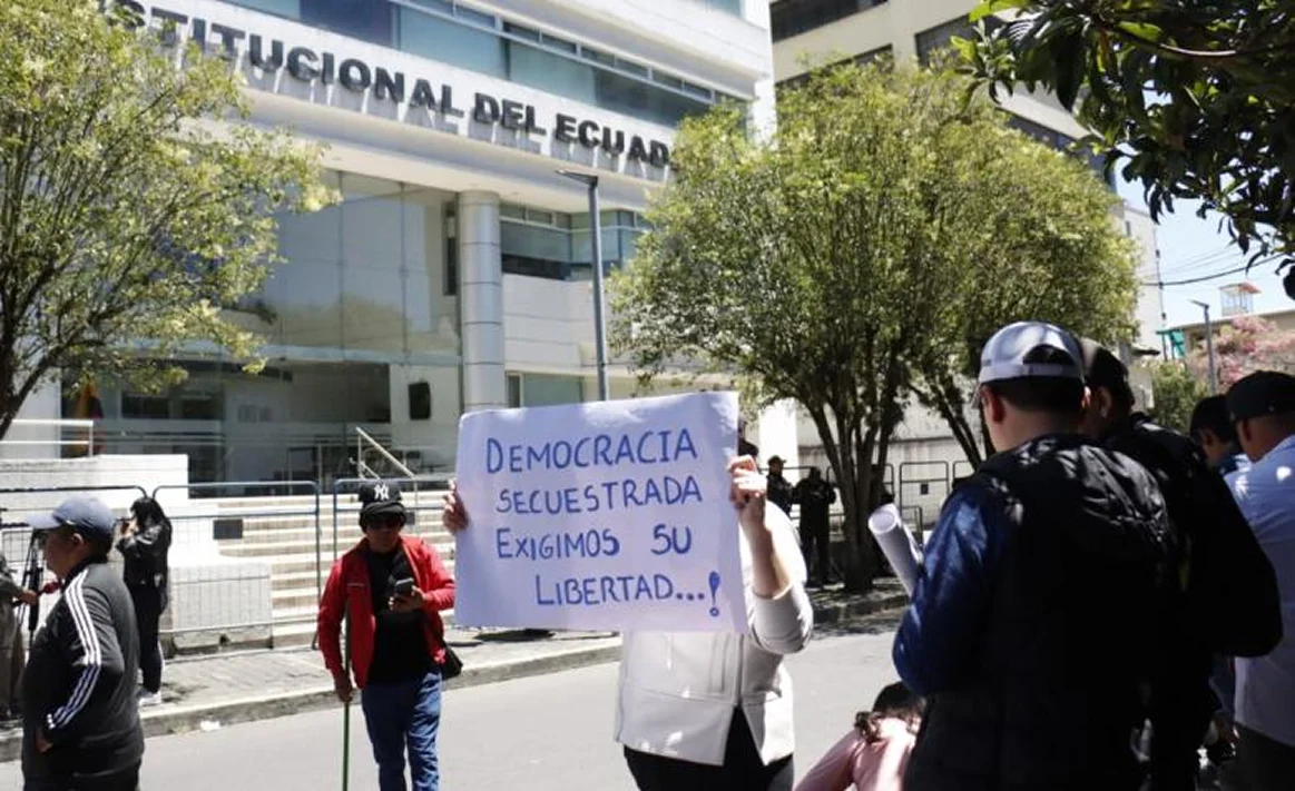 Concentración ciudadana en apoyo al Gobierno de Daniel Noboa ante la Corte Constitucional