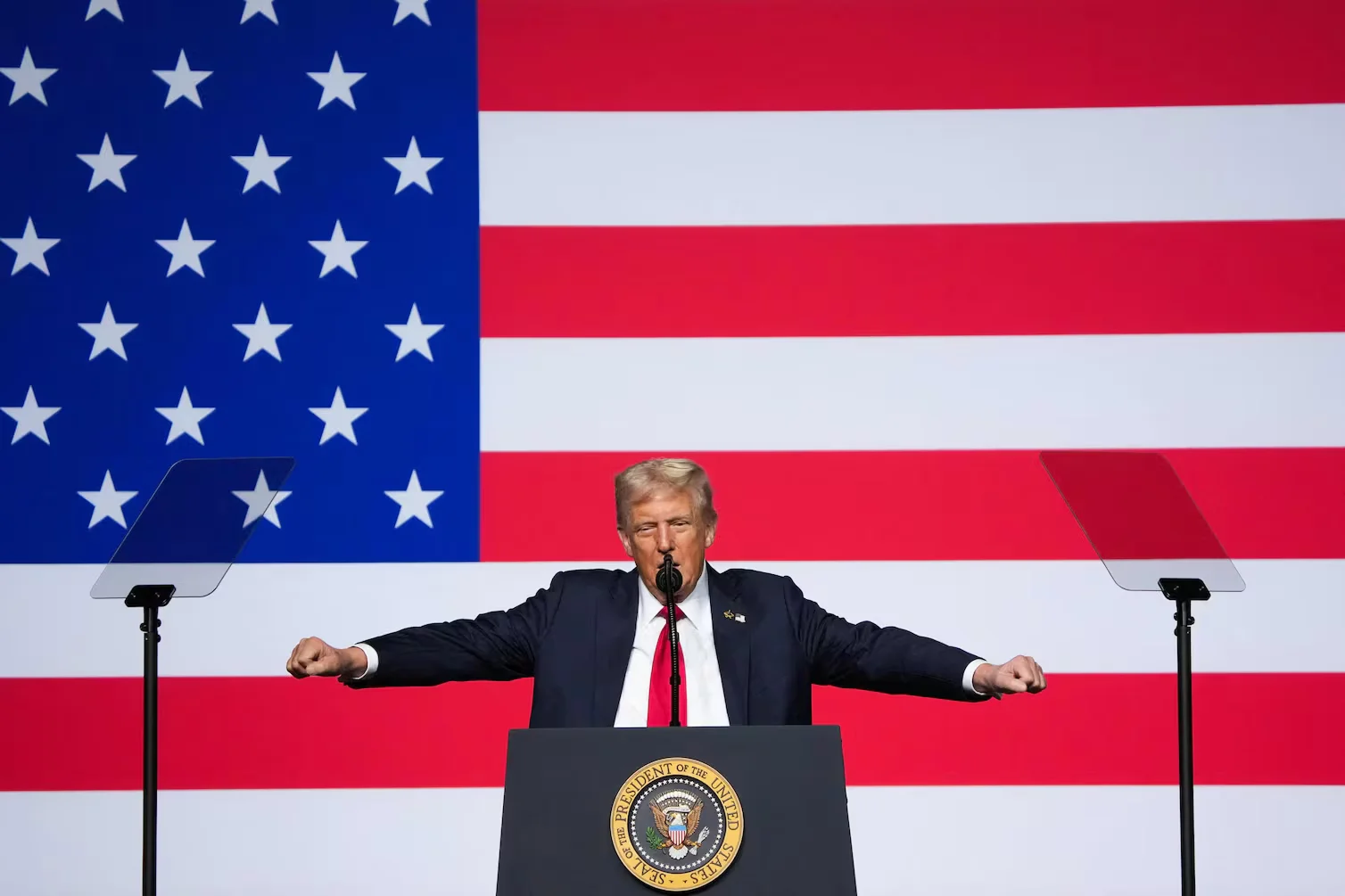 Trump anuncia vigilancia terrestre contra el narcotráfico tras ataques en el Caribe