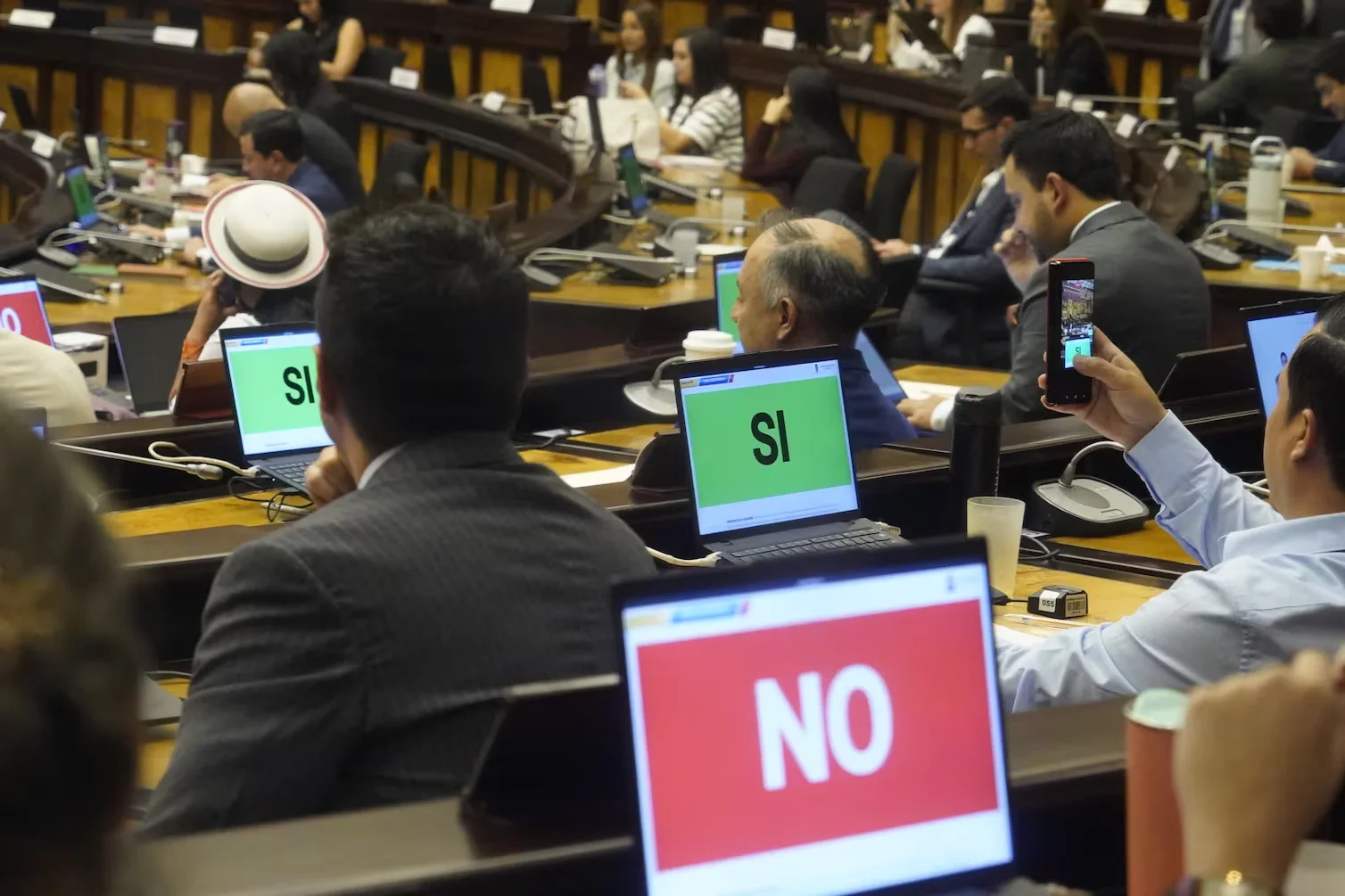 ADN obtiene respaldo clave y aprueba resolución para consulta popular sobre asamblea constituyente en Ecuador
