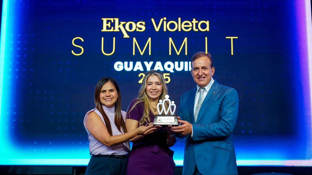 ECOTEC LIDERA UN AÑO MÁS COMO LA MEJOR UNIVERSIDADPARA TRABAJAR PARA MUJERES EN ECUADOR