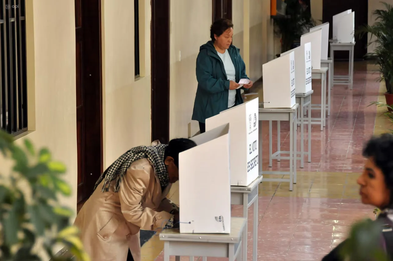 CNE aprueba diseños de papeleta y material electoral para el referéndum y consulta popular de 2025