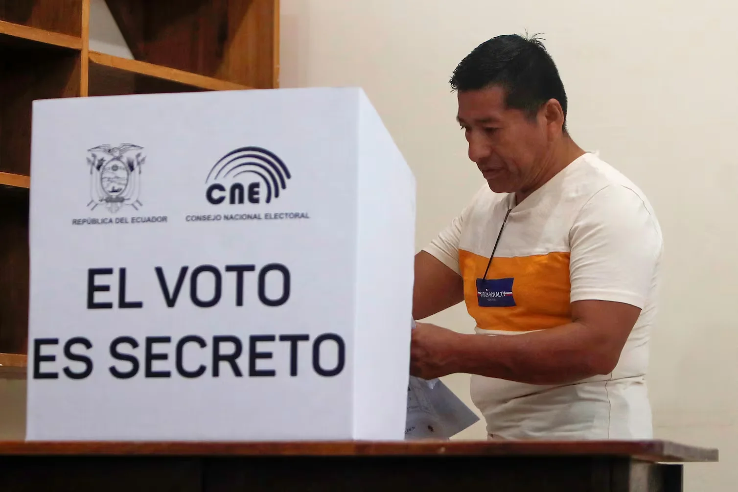 Consejo Nacional Electoral inicia notificación y capacitación de miembros de juntas receptoras del voto para la consulta popular 2025