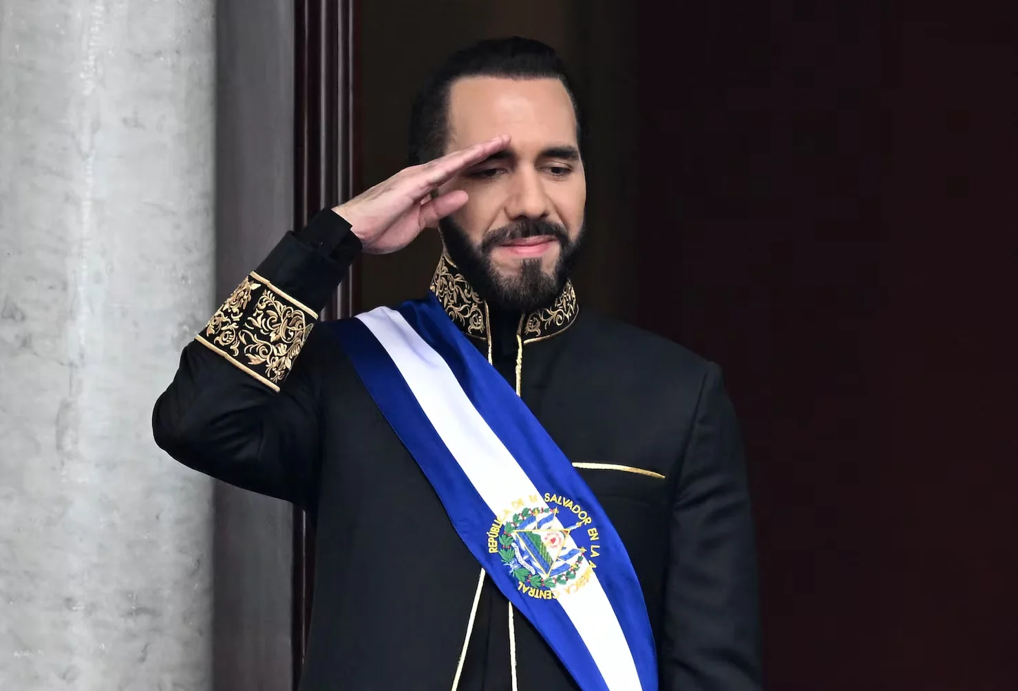 Nayib Bukele prohíbe el lenguaje inclusivo en El Salvador