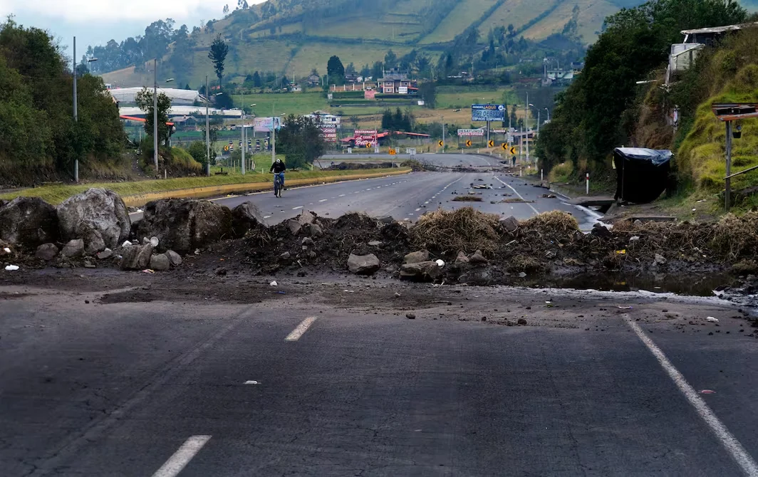 Gobierno de Daniel Noboa anuncia reapertura de vías y plan económico en Imbabura