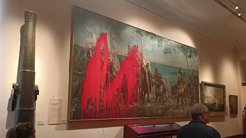 Activistas atacan con pintura un cuadro de Cristóbal Colón en Madrid y desatan polémica nacional