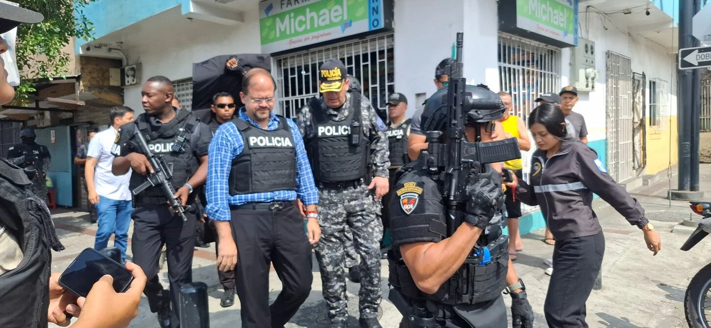 Papeletas marcadas con el “no” son detectadas en Quito, confirma el ministro del Interior