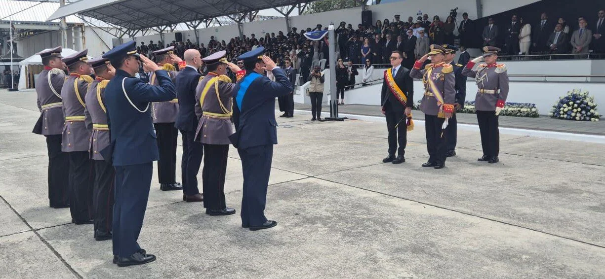 Gracias por defender la democracia, dice Daniel Noboa en ceremonia militar de la Fuerza Aérea Ecuatoriana (FAE)