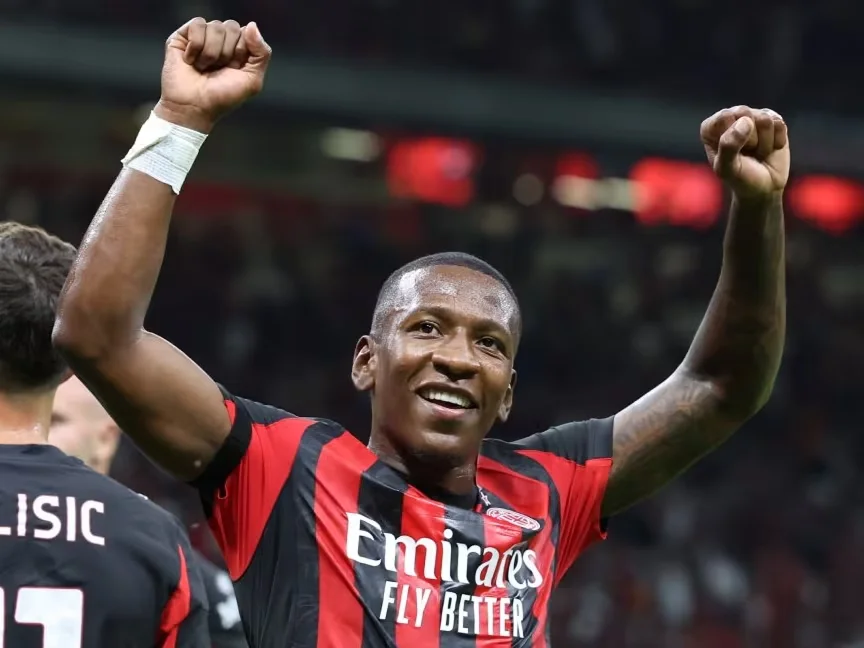 Pervis Estupiñán vuelve a los entrenamientos tras un esguince