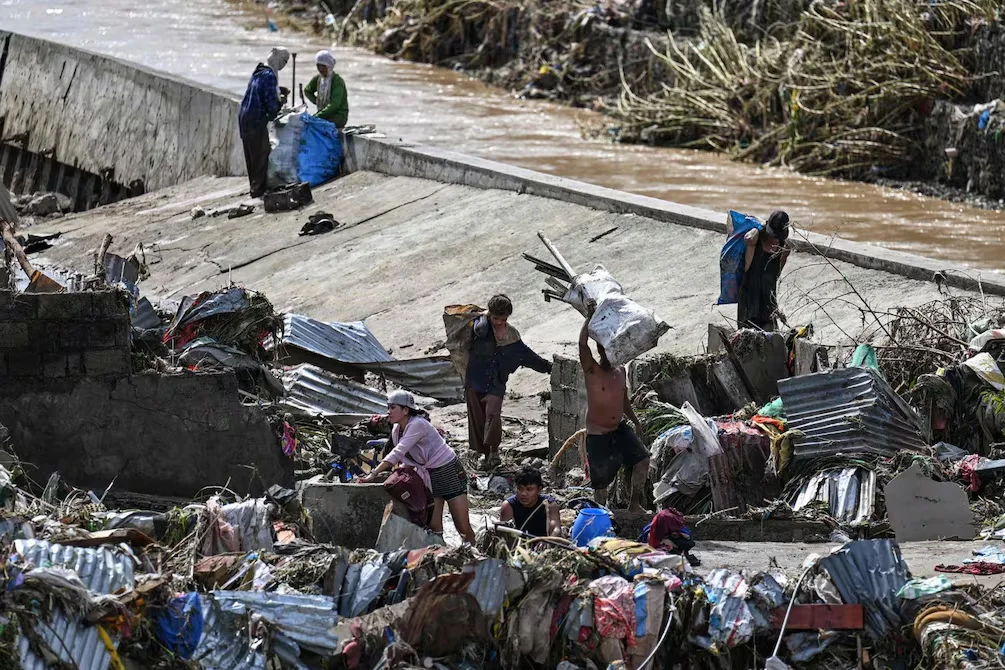 Inundaciones, apagones y más de 80 muertos: el impacto del tifón Kalmaegi en Filipinas