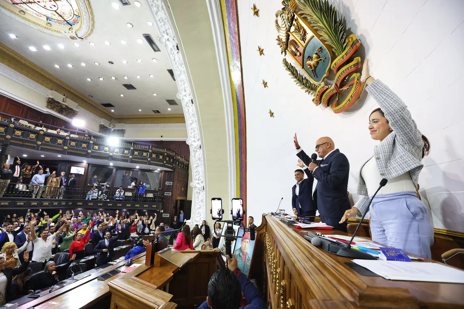 Asamblea de Venezuela juramenta a Delcy Rodríguez y nombra a Jorge Rodríguez como presidente del Legislativo