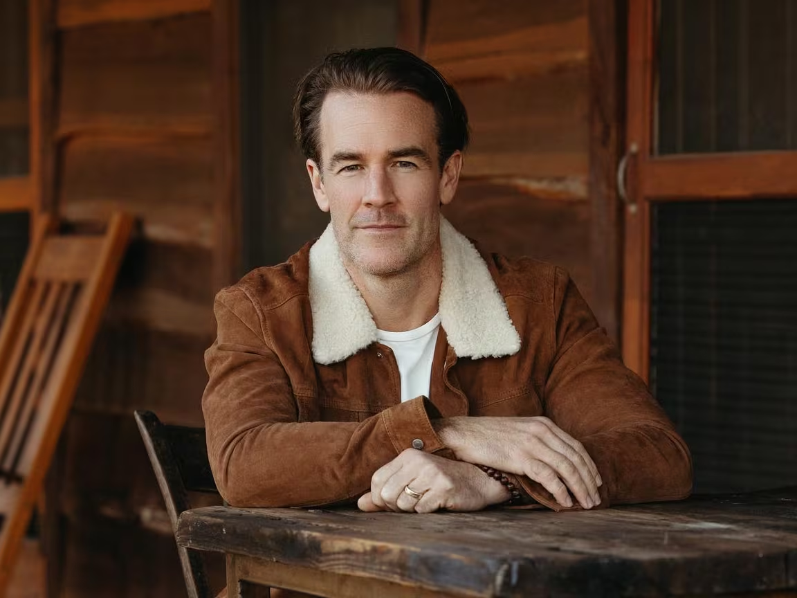 Muere James Van Der Beek, estrella de Dawson’s Creek, a los 48 años