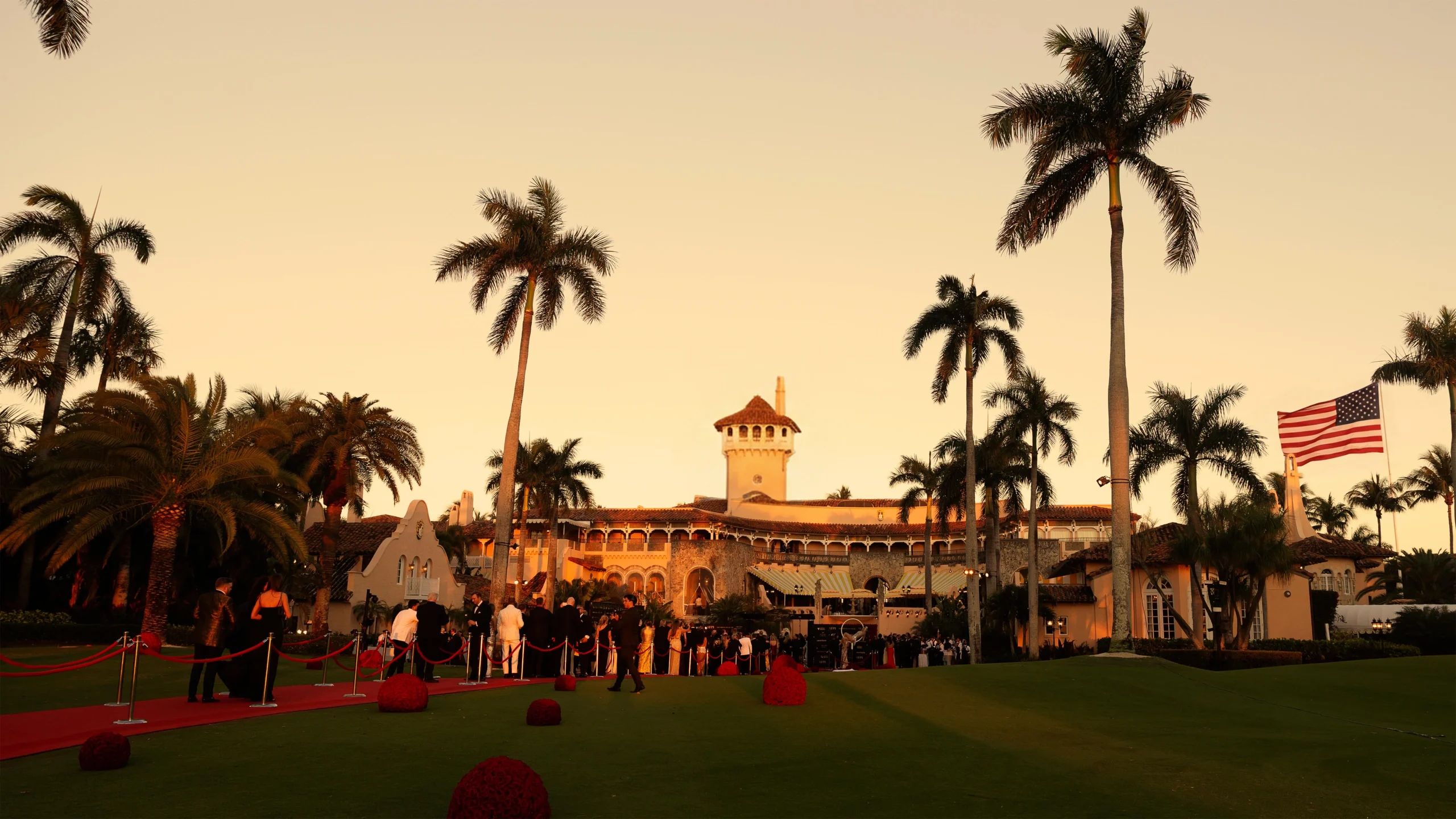 Imagen destacada: Casa Ecuador y la institución internacional TEON (The Embassy ofNature) posicionan al Ecuador desde Mar-a-Lago, residencia Trump