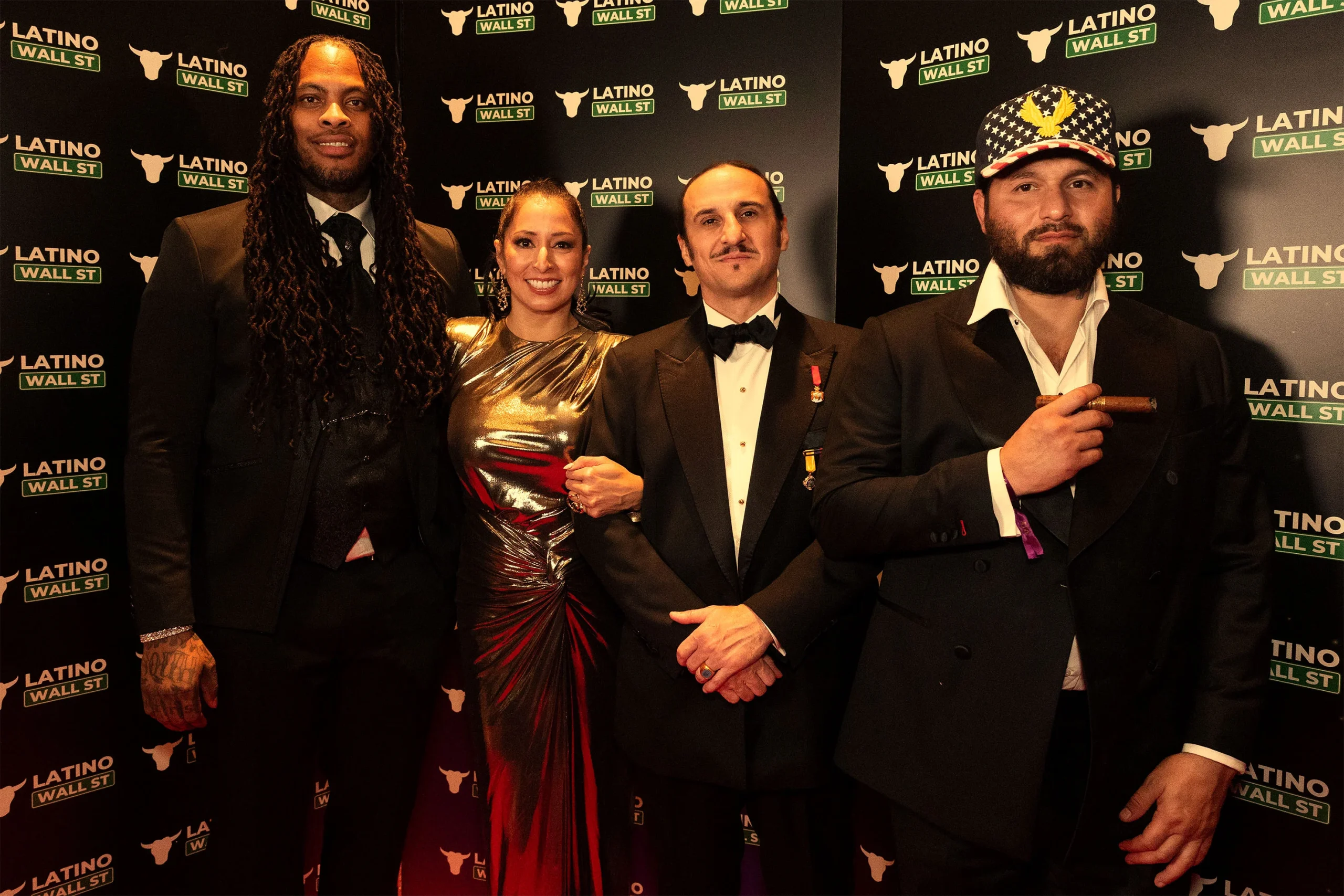 Distinguidos líderes
hispanos del mundo participaron en la
primera gala hispana en Mar-a-Lago,
lo cual dio evidenció el gran realce del
evento.
