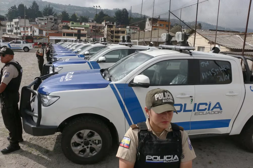 Imagen destacada: Gobierno entrega 190 patrulleros a la Policía Nacional en Quito para reforzar la seguridad
