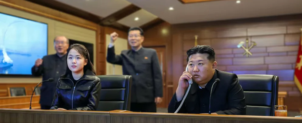 Imagen destacada: Kim Jong-un y su hija supervisan lanzamiento de misiles de crucero en Corea del Norte