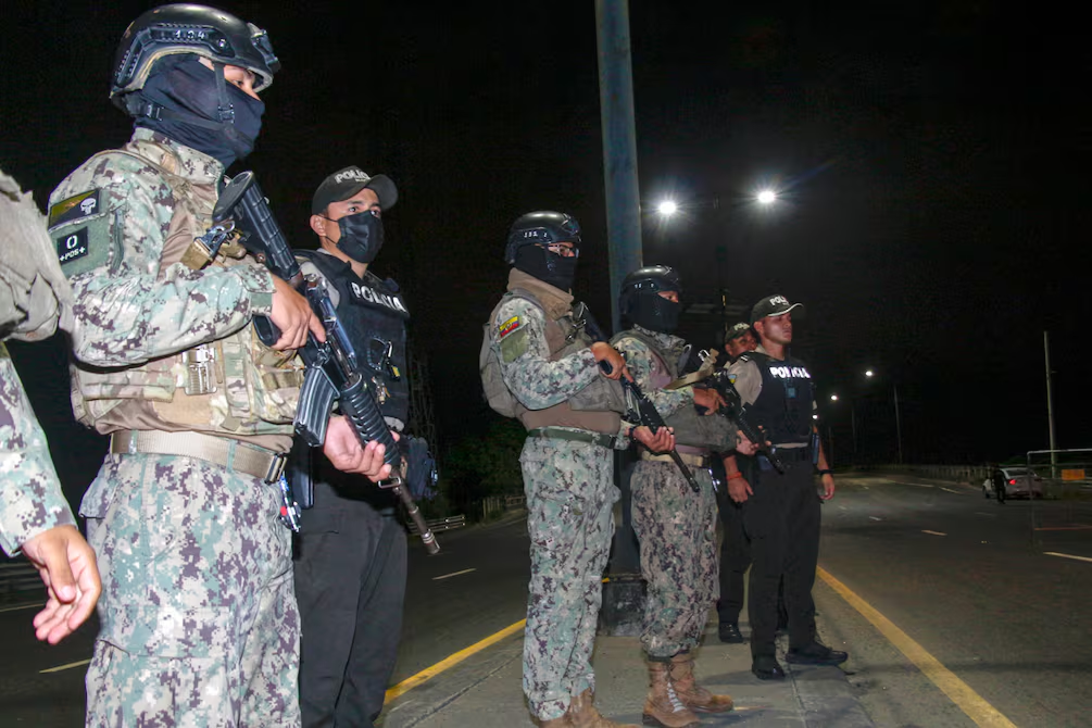 Imagen destacada: 1.112 aprehendidos durante el toque de queda en Ecuador: balance oficial de seguridad