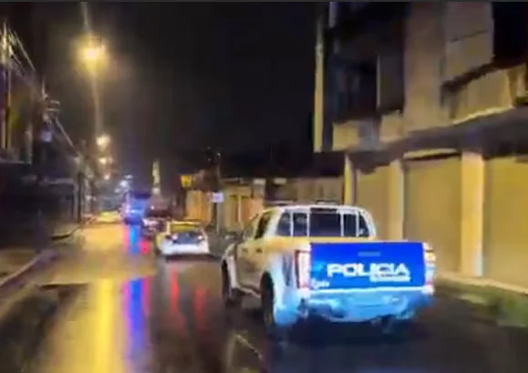 Conductor alegó intento de secuestro para evitar detención en toque de queda en Santo Domingo