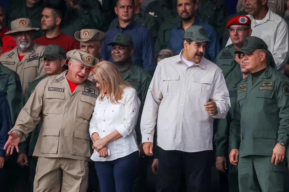 El presidente de Venezuela, Nicolás Maduro (2d); junto a la primera dama Cilia Flores (2i); el ministro de Defensa, Vladimir Padrino Lopez (d), y el diputado oficialista Diosdado Cabello (i), en una fotografía de archivo. EFE/Miguel Gutiérrez Foto: Miguel Gutiérrez Miguel Gutiérrez