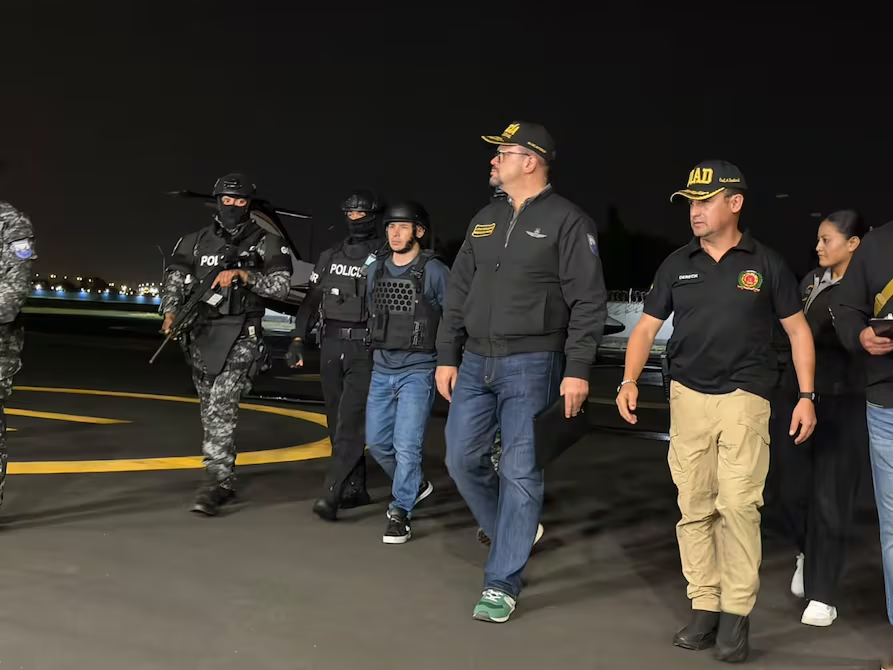 ‘Lobo Menor’ llega a Ecuador tras expulsión de Colombia y enfrenta posible extradición a EE. UU.