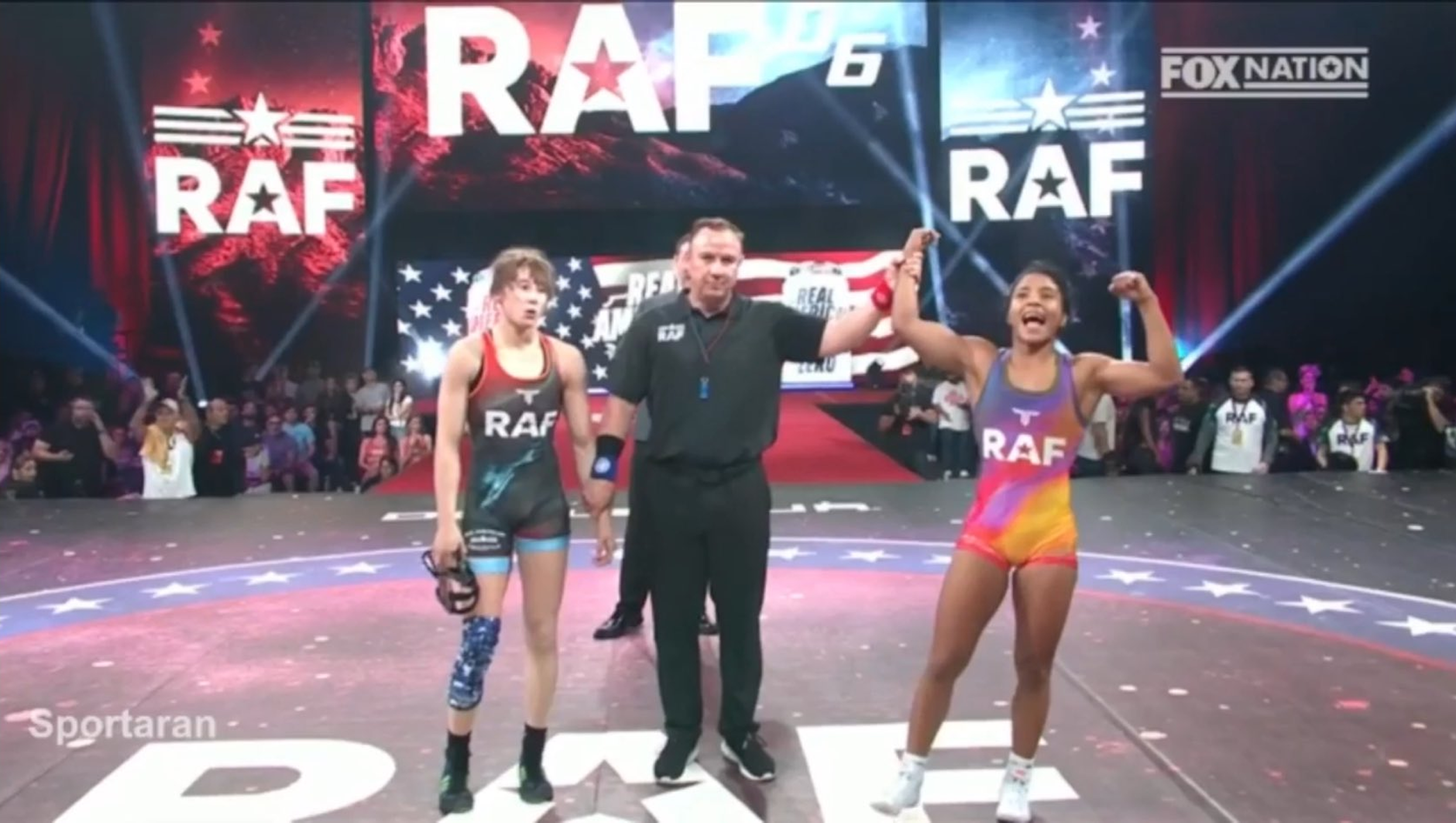 Lucía Yépez deslumbra en su debut en la Real American Freestyle y va por el cinturón