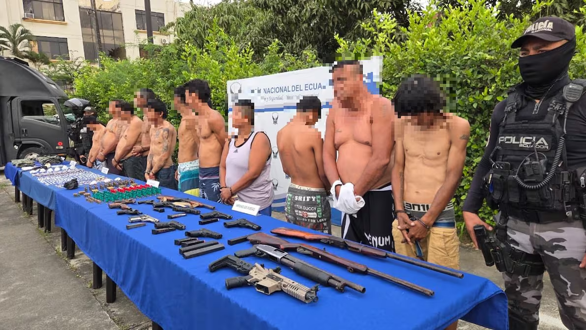 Ecuador supera los 380 detenidos en operativos de toque de queda