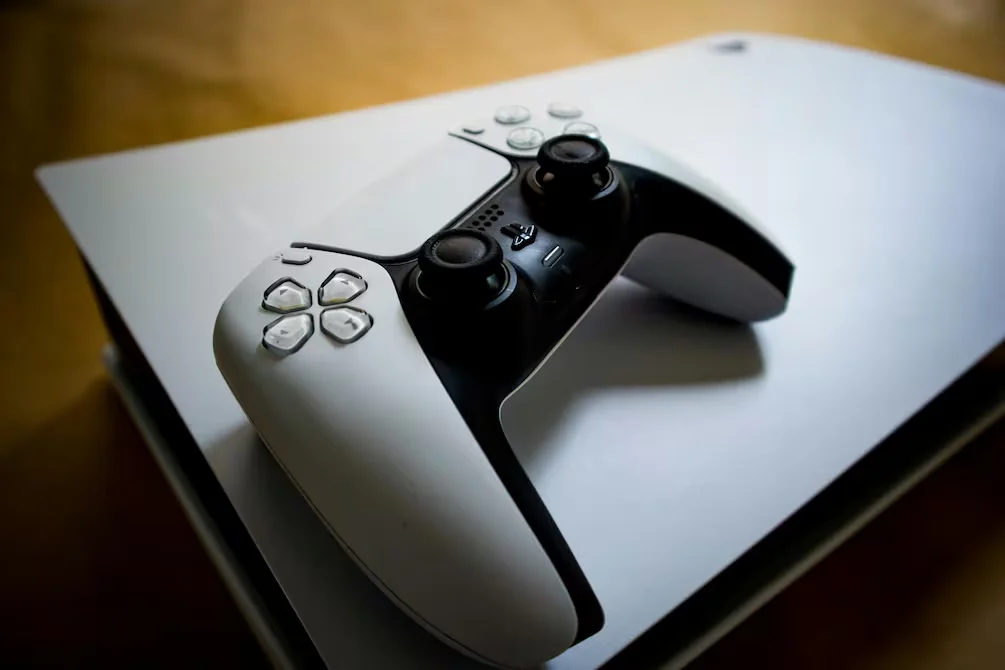 Imagen destacada: PS5 Pro rompe récords: el nuevo precio de la consola más cara de Sony impacta al mercado