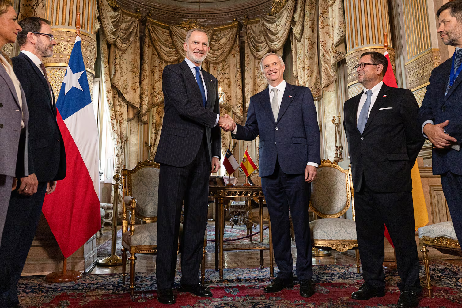 Imagen destacada: José Antonio Kast se reúne con el rey Felipe VI y líderes internacionales antes de asumir la presidencia de Chile