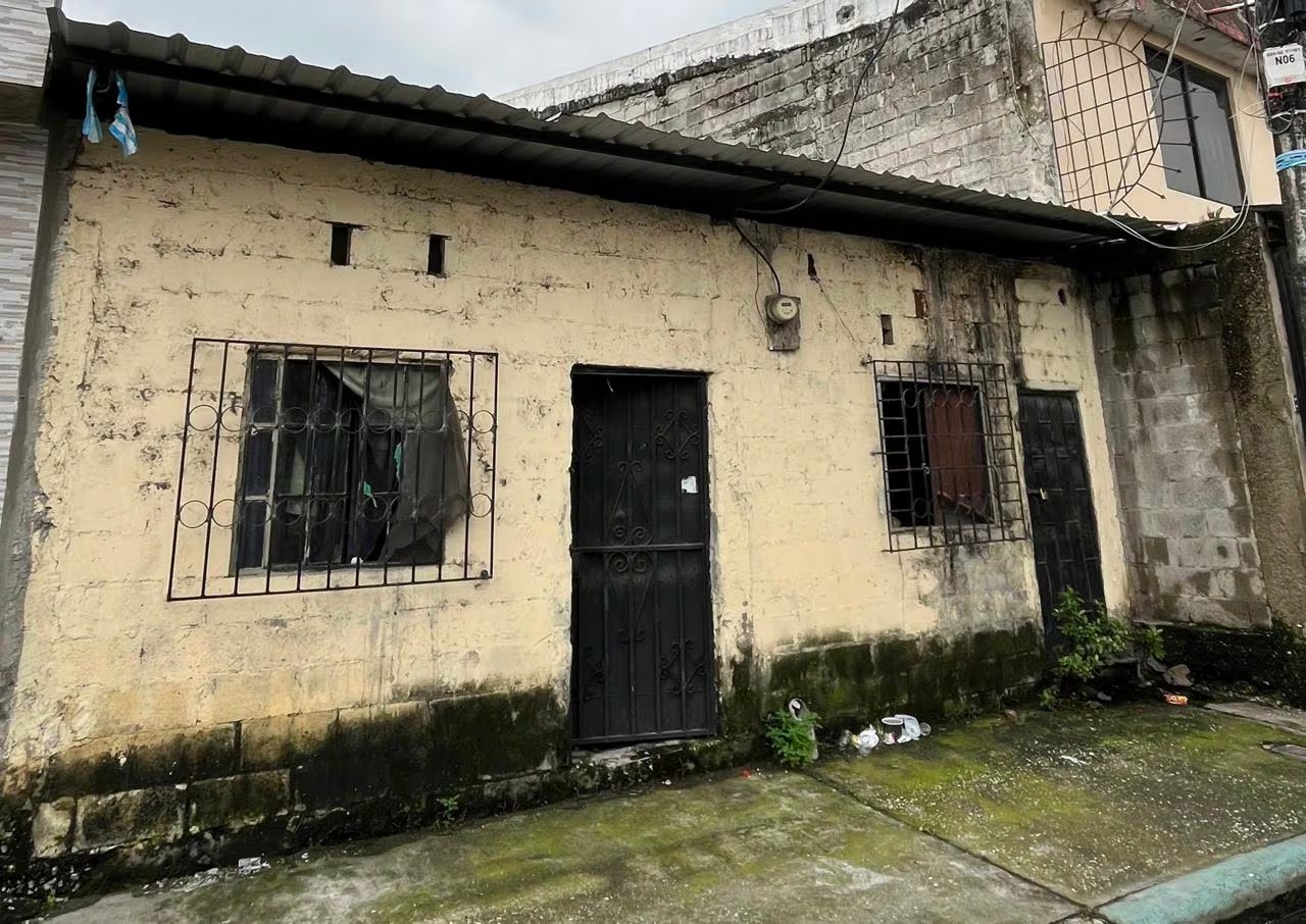 La casa en la que permanecía aislada estaba abandonada.