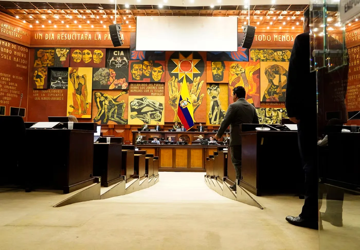 Imagen destacada: Proyecto de ley de vivienda estratégica regresa a comisión para ajustes en Ecuador