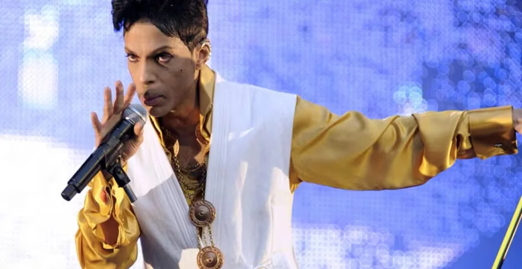 Prince canta de nuevo: lanzan “With This Tear”, una joya inédita a 10 años de su muerte