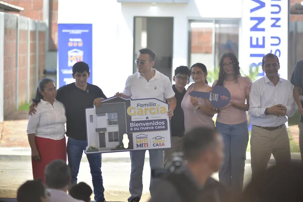 Gobierno entrega viviendas en Guayaquil y amplía acceso a programas habitacionales