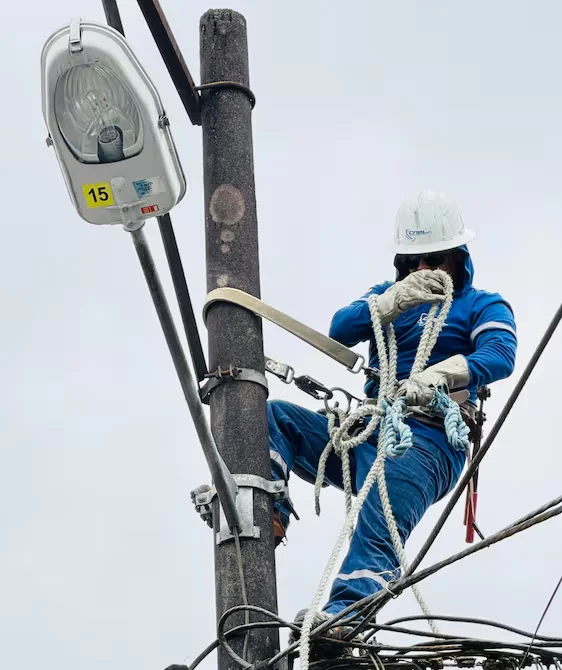 Vecinos de Salitre sin luz por maniobras preventivas de CNEL