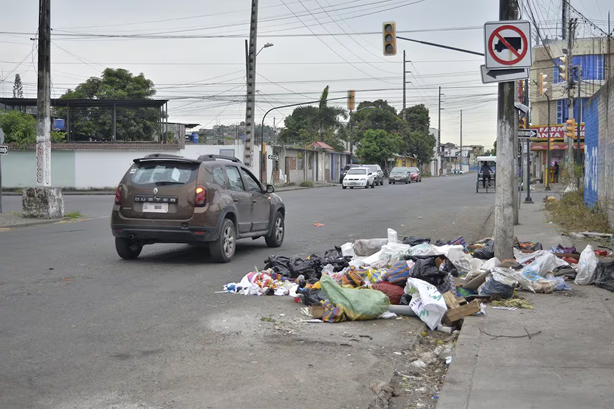 Gobierno analizará el sistema de recolección de basura durante el toque de queda