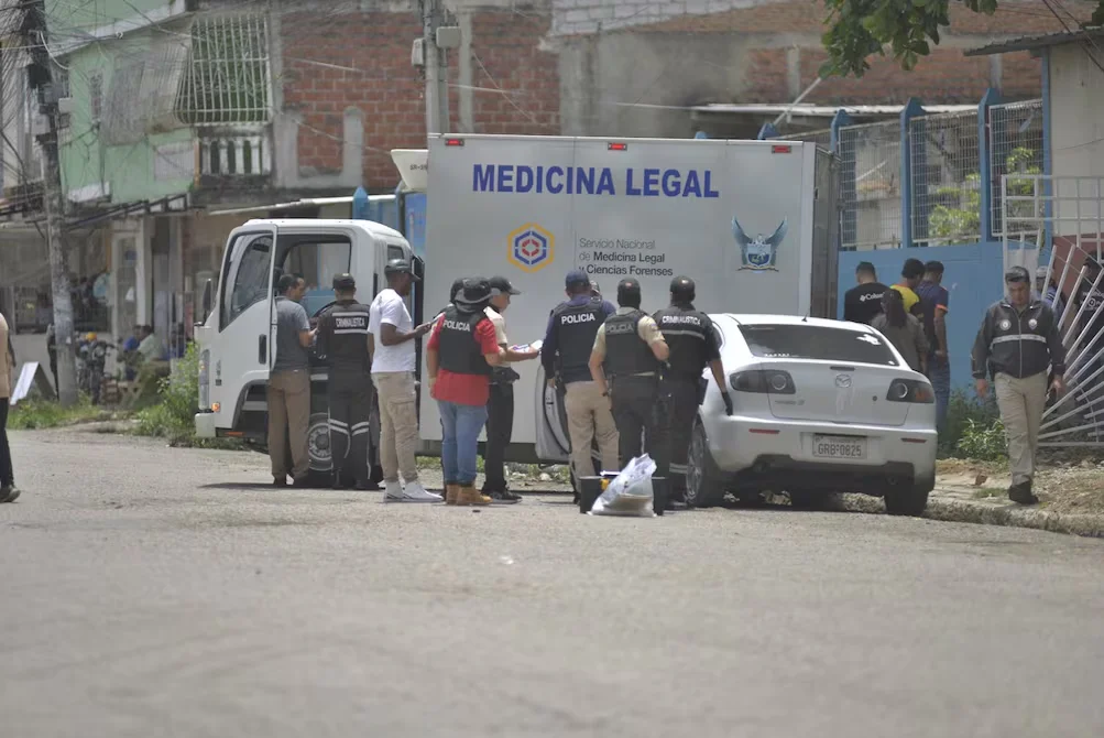 Policía confirma que sargento asesinó a su esposa en el puente de la Unidad Nacional y luego se suicidó