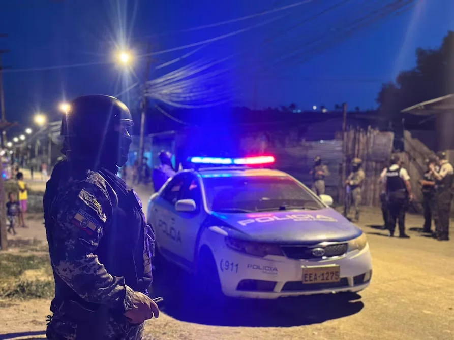 Ecuador y Colombia crean comisión para investigar explosivo hallado en la frontera