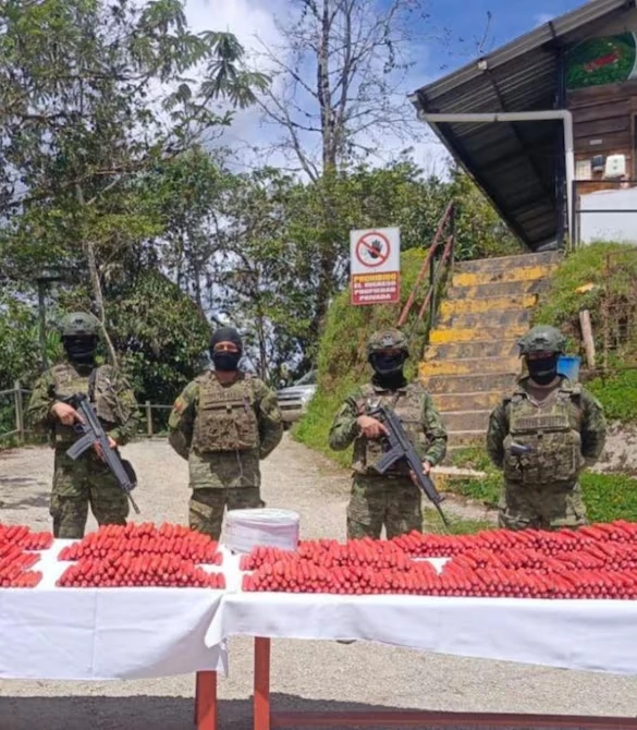 Militares decomisan más de 2.300 explosivos en Zamora Chinchipe y golpean a la minería ilegal