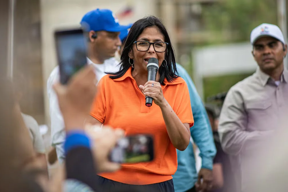 Delcy Rodríguez anuncia el fin de la amnistía en Venezuela y genera debate político