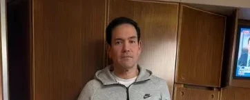 Marco Rubio responde a la polémica por su foto viral con traje similar al de Maduro