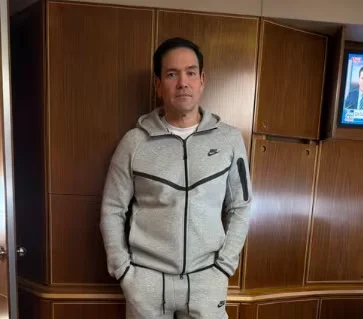 Marco Rubio responde a la polémica por su foto viral con traje similar al de Maduro