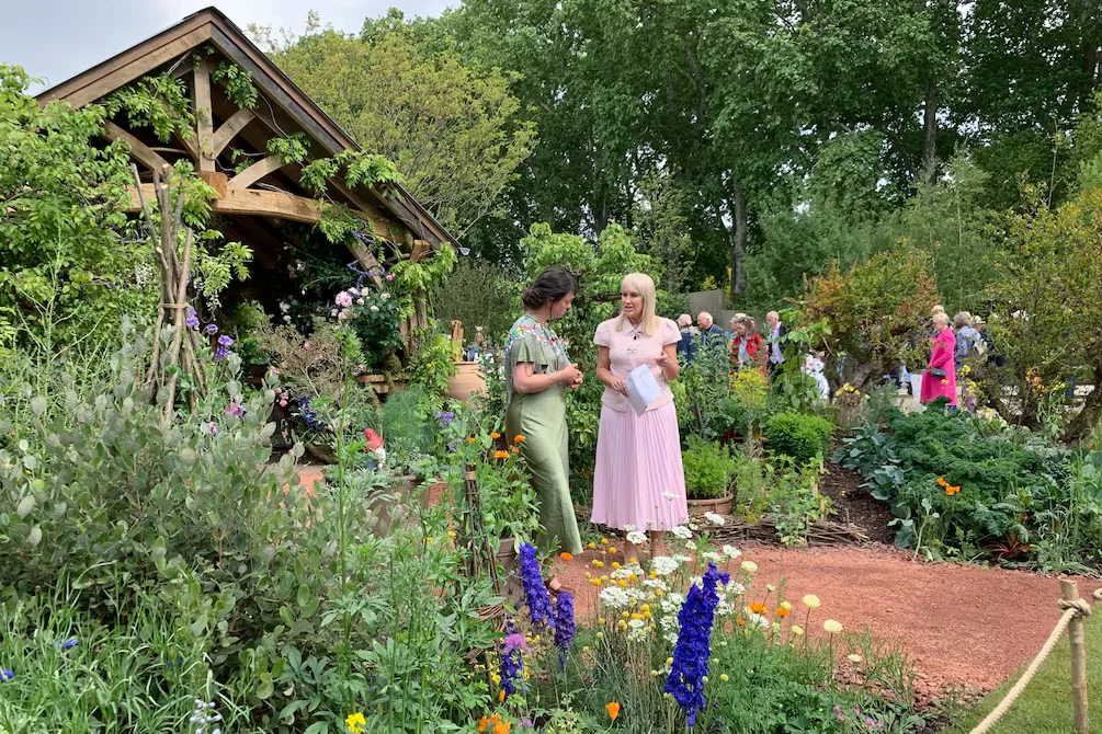 El rey Carlos III y David Beckham presentan un jardín sostenible en el Chelsea Flower Show 2026